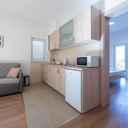 Lägenhet In With Sea View, Terrace, Air Conditioning, Wifi 4979-1 Cavtat