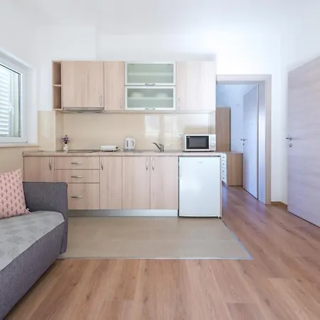 Lägenhet In With Sea View, Terrace, Air Conditioning, Wifi 4979-1 Cavtat