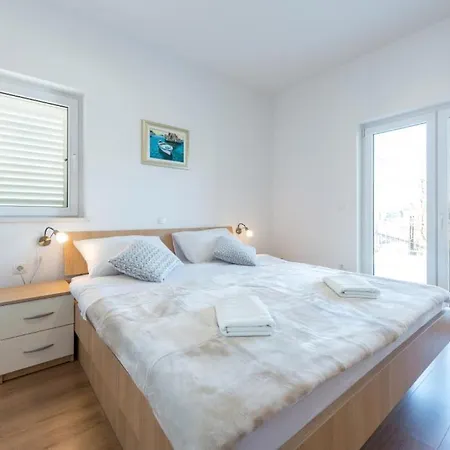 In With Sea View, Terrace, Air Conditioning, Wifi 4979-1