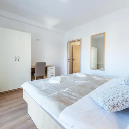 In With Sea View, Terrace, Air Conditioning, Wifi 4979-1 Apartman