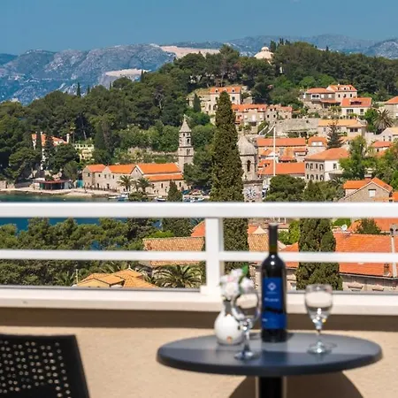 In With Sea View, Terrace, Air Conditioning, Wifi 4979-1 * Cavtat