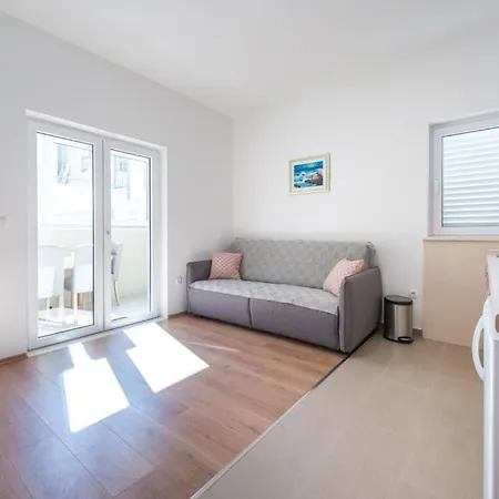 In With Sea View, Terrace, Air Conditioning, Wifi 4979-1 Apartman Cavtat